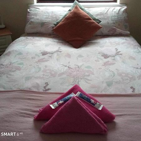 Edwards Cosy B&B กัลเวย์ ภายนอก รูปภาพ