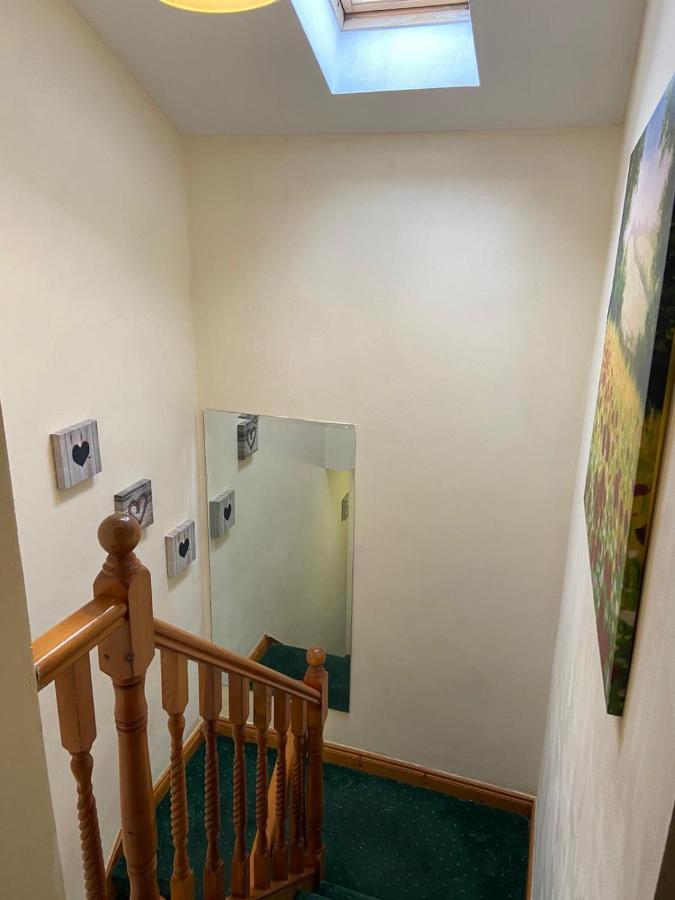 Edwards Cosy B&B กัลเวย์ ภายนอก รูปภาพ