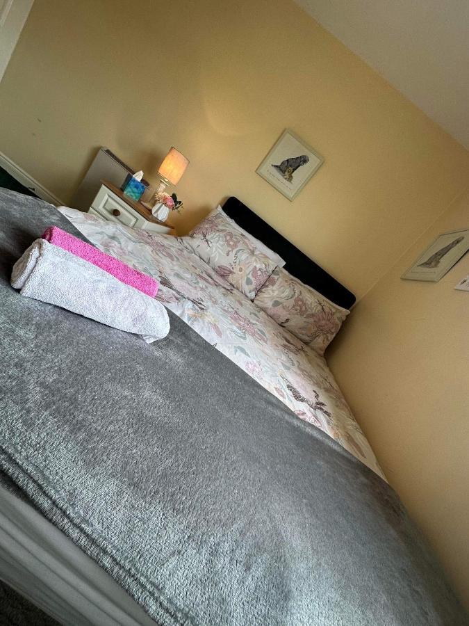 Edwards Cosy B&B กัลเวย์ ภายนอก รูปภาพ