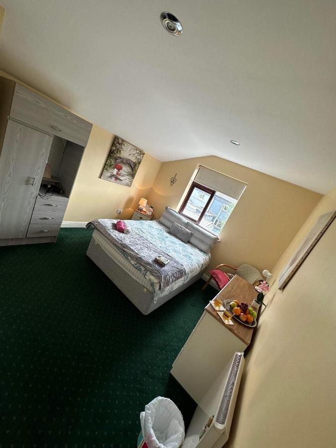 Edwards Cosy B&B กัลเวย์ ภายนอก รูปภาพ