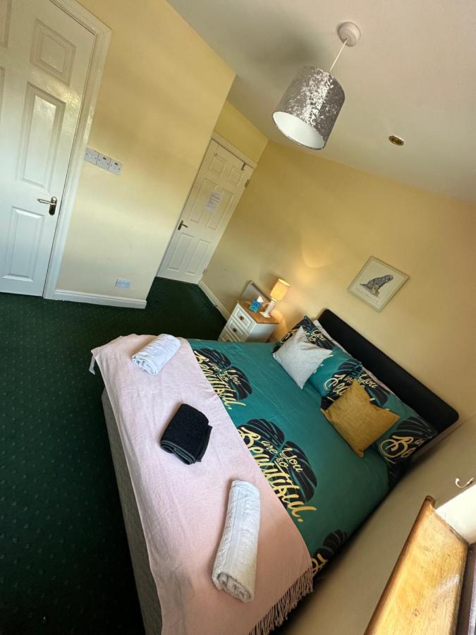 Edwards Cosy B&B กัลเวย์ ภายนอก รูปภาพ
