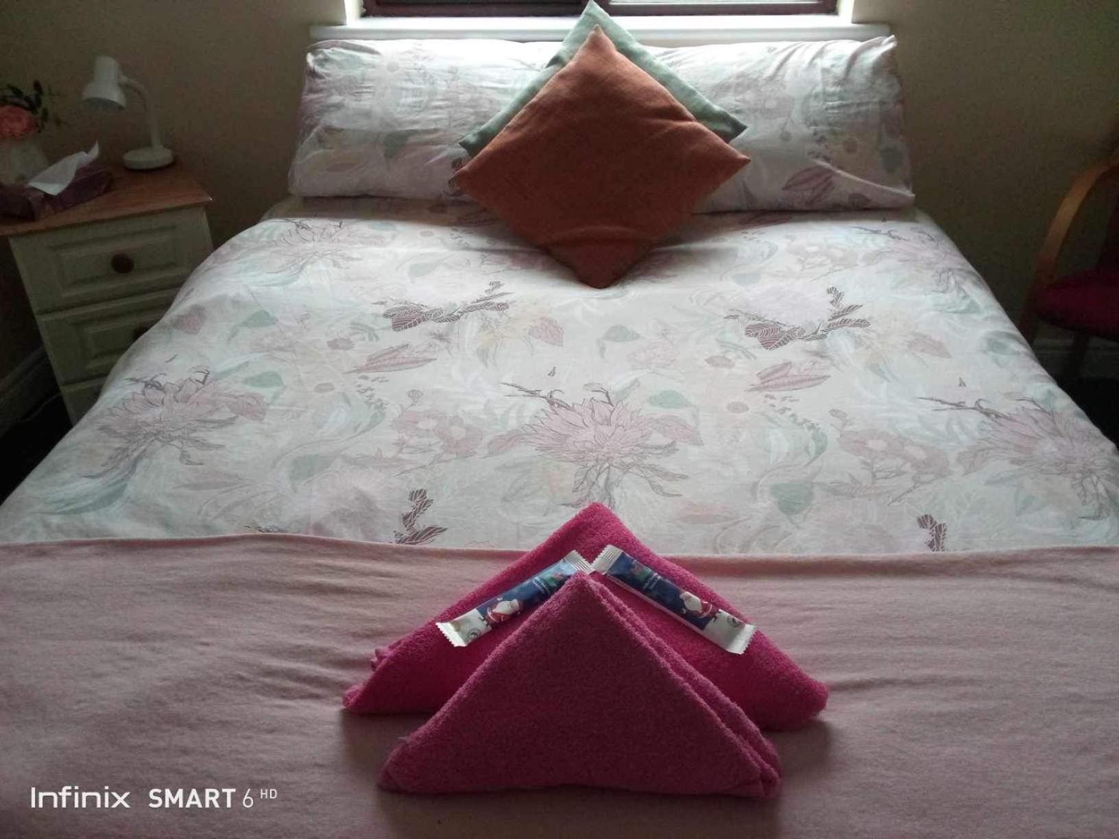 Edwards Cosy B&B กัลเวย์ ภายนอก รูปภาพ