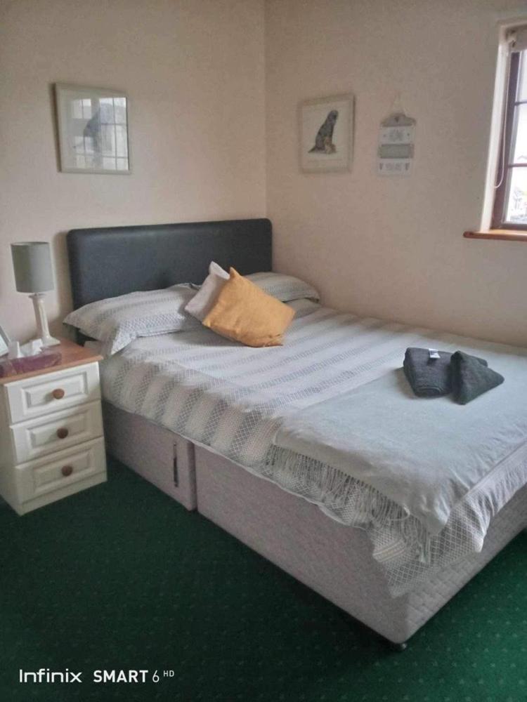 Edwards Cosy B&B กัลเวย์ ภายนอก รูปภาพ