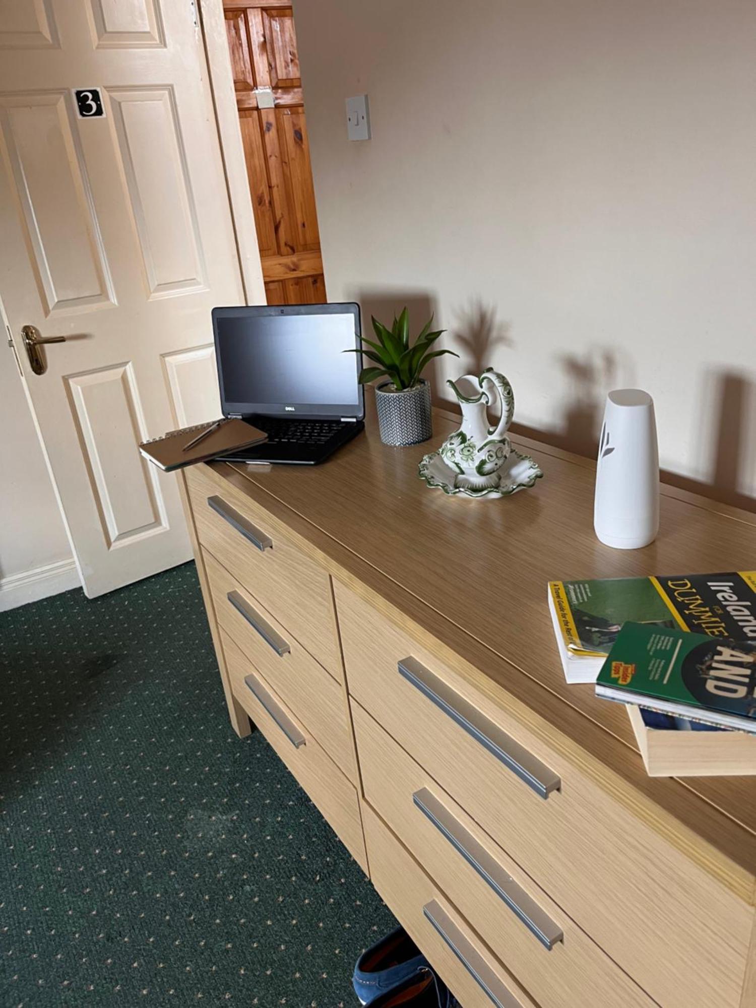 Edwards Cosy B&B กัลเวย์ ภายนอก รูปภาพ
